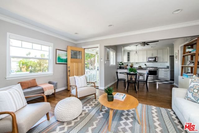 3977 Berryman Avenue, Los Angeles, CA 90066