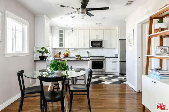 3977 Berryman Avenue, Los Angeles, CA 90066