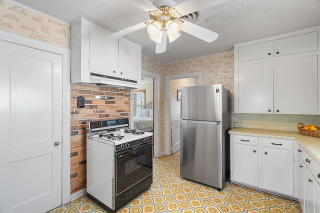 825 Sam Calloway Road, Fort Worth, TX 76114