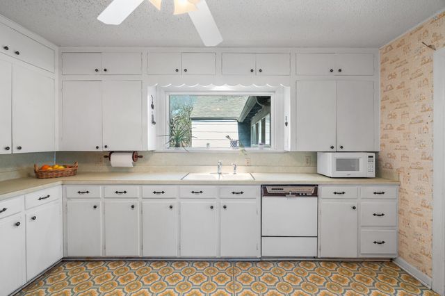 825 Sam Calloway Road, Fort Worth, TX 76114