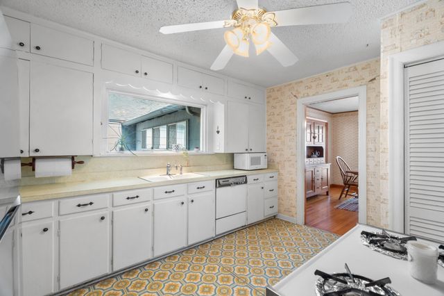 825 Sam Calloway Road, Fort Worth, TX 76114