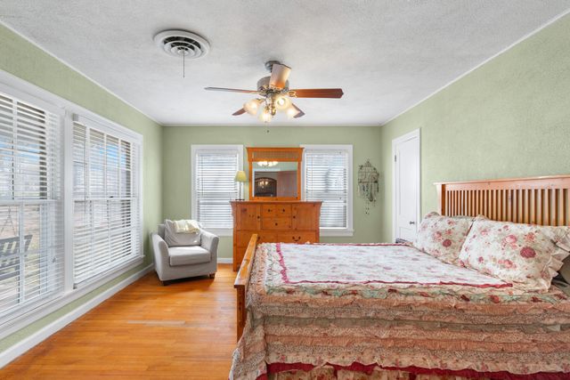 825 Sam Calloway Road, Fort Worth, TX 76114