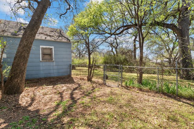 825 Sam Calloway Road, Fort Worth, TX 76114