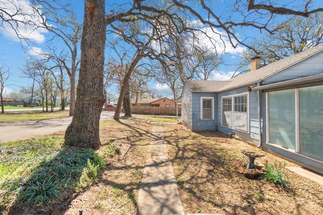 825 Sam Calloway Road, Fort Worth, TX 76114