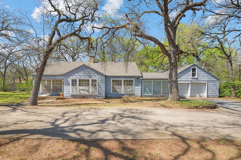 825 Sam Calloway Road, Fort Worth, TX 76114
