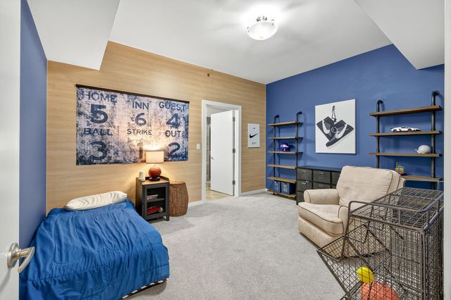 215 10th Avenue S 514, Minneapolis, MN 55415