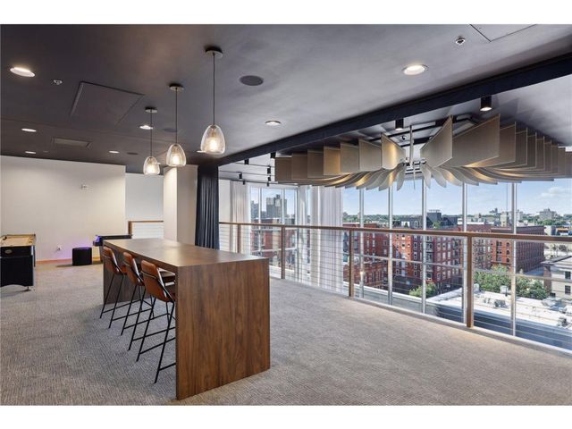 215 10th Avenue S 514, Minneapolis, MN 55415
