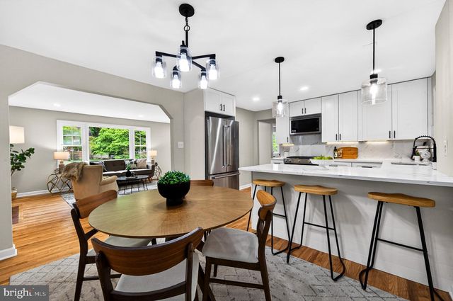 6538 OAKWOOD DR, Falls Church, VA 22041