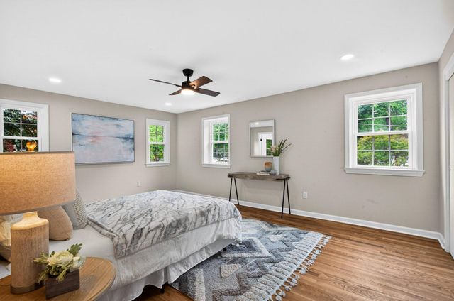 6538 OAKWOOD DR, Falls Church, VA 22041