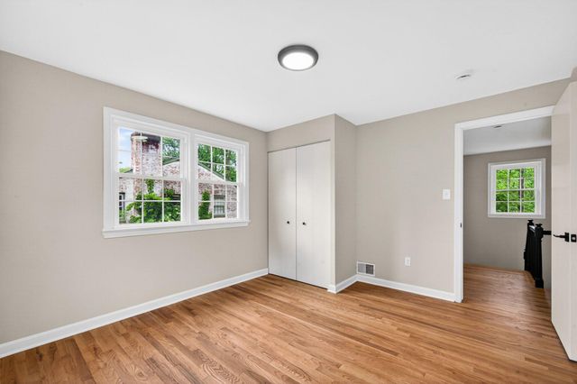 6538 OAKWOOD DR, Falls Church, VA 22041