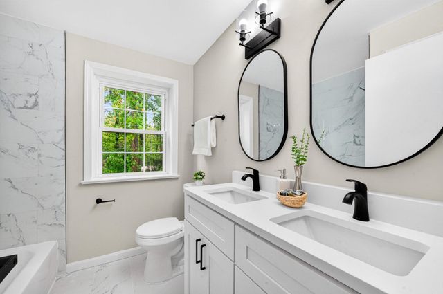 6538 OAKWOOD DR, Falls Church, VA 22041