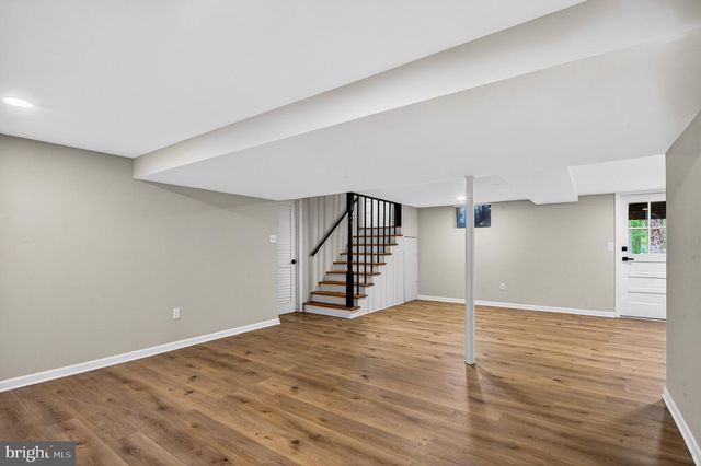 6538 OAKWOOD DR, Falls Church, VA 22041