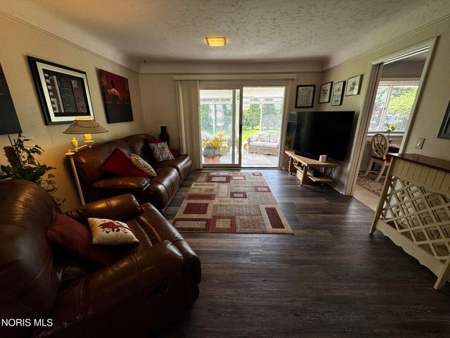 3749 N Beverly Hills Drive, Toledo, OH 43614