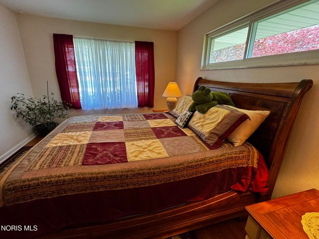 3749 N Beverly Hills Drive, Toledo, OH 43614