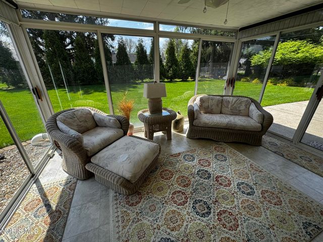 3749 N Beverly Hills Drive, Toledo, OH 43614