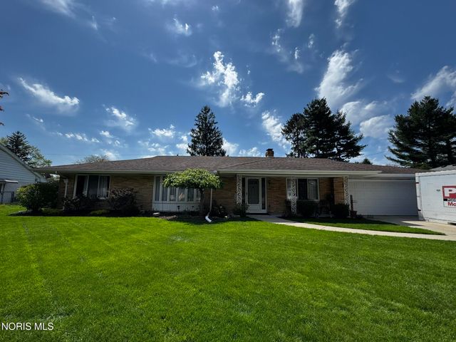 3749 N Beverly Hills Drive, Toledo, OH 43614