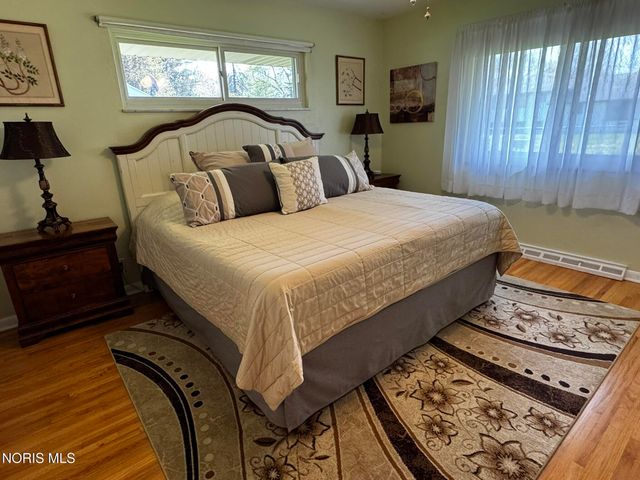 3749 N Beverly Hills Drive, Toledo, OH 43614