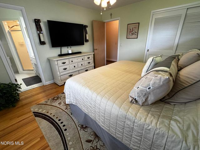 3749 N Beverly Hills Drive, Toledo, OH 43614