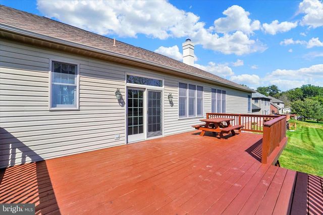 2280 SPANGLER CIR, York, PA 17406