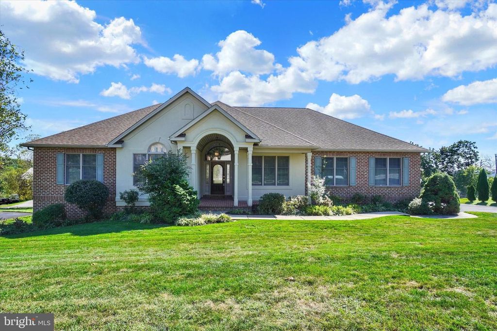 2280 SPANGLER CIR, York, PA 17406