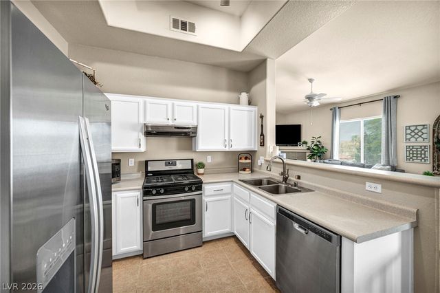 2305 West Horizon Ridge Parkway 3621, Henderson, NV 89052