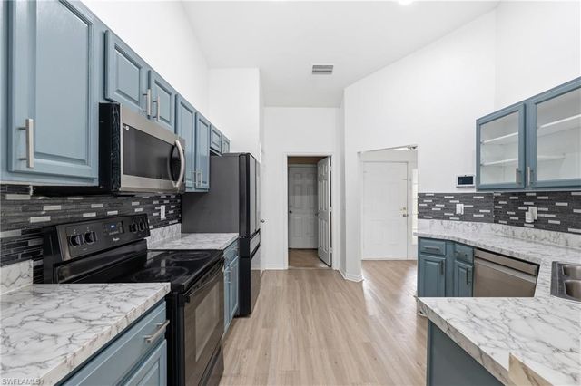 2009 13th PL, Cape Coral, FL 33909