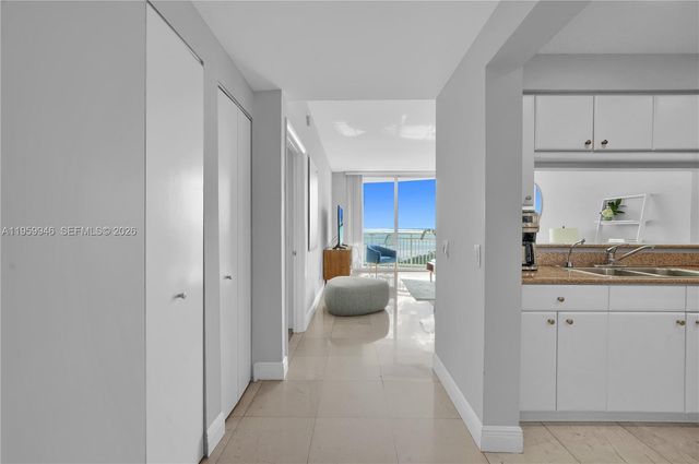 2475 Brickell Ave 1509, Miami, FL 33129