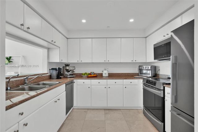 2475 Brickell Ave 1509, Miami, FL 33129