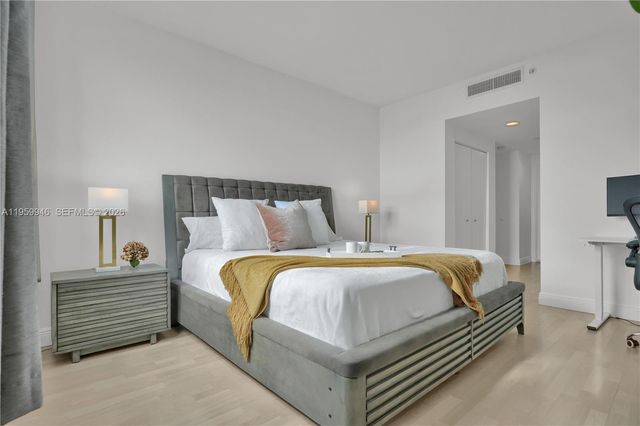 2475 Brickell Ave 1509, Miami, FL 33129