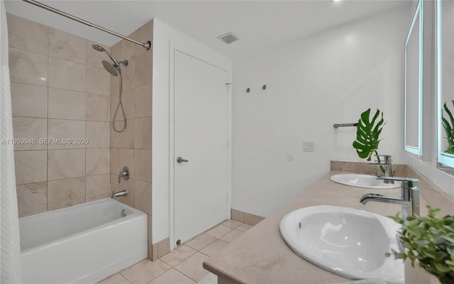 2475 Brickell Ave 1509, Miami, FL 33129