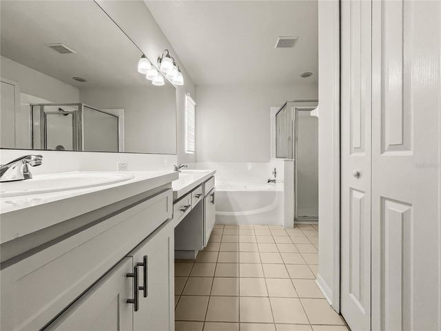 1537 MAXIMILIAN DRIVE, Wesley Chapel, FL 33543