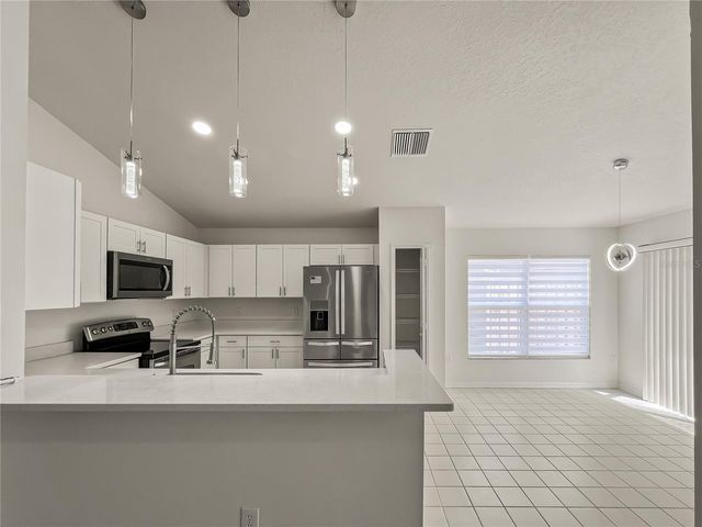 1537 MAXIMILIAN DRIVE, Wesley Chapel, FL 33543