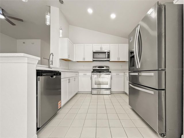 1537 MAXIMILIAN DRIVE, Wesley Chapel, FL 33543