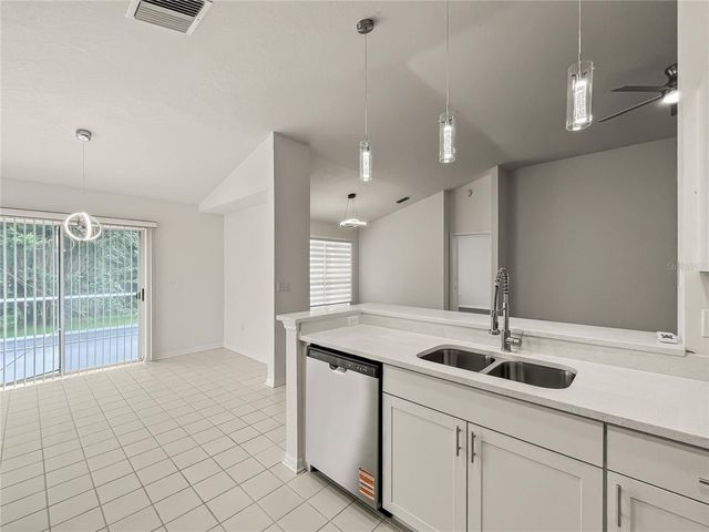 1537 MAXIMILIAN DRIVE, Wesley Chapel, FL 33543
