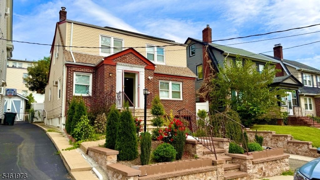 Image 3 of property listing at 103 Bailey Ave, Hillside Twp., NJ 07205