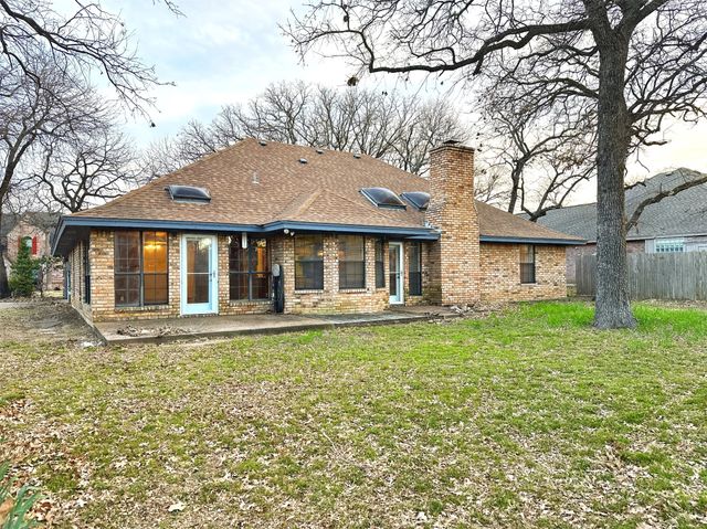 509 Topside Drive, Azle, TX 76020
