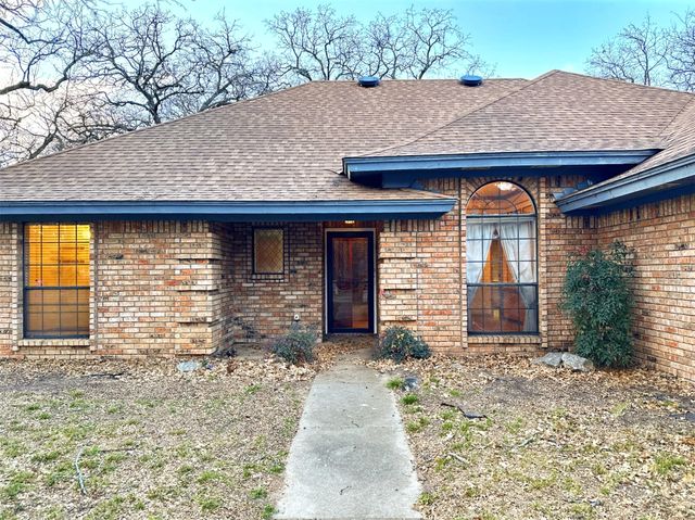 509 Topside Drive, Azle, TX 76020