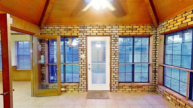 509 Topside Drive, Azle, TX 76020