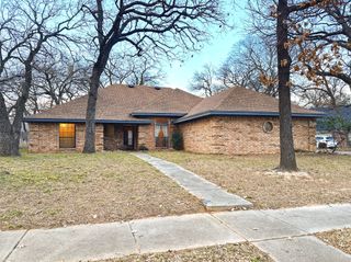 509 Topside Drive, Azle, TX 76020