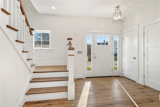 3 Knowlton Court, Bristol, RI 02809