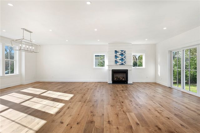 3 Knowlton Court, Bristol, RI 02809