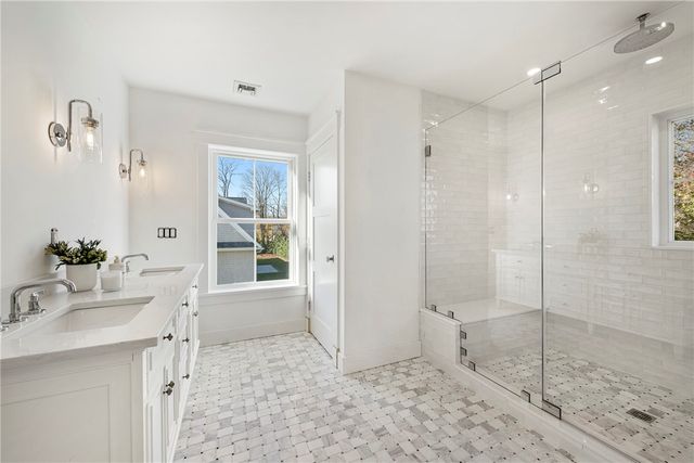 3 Knowlton Court, Bristol, RI 02809