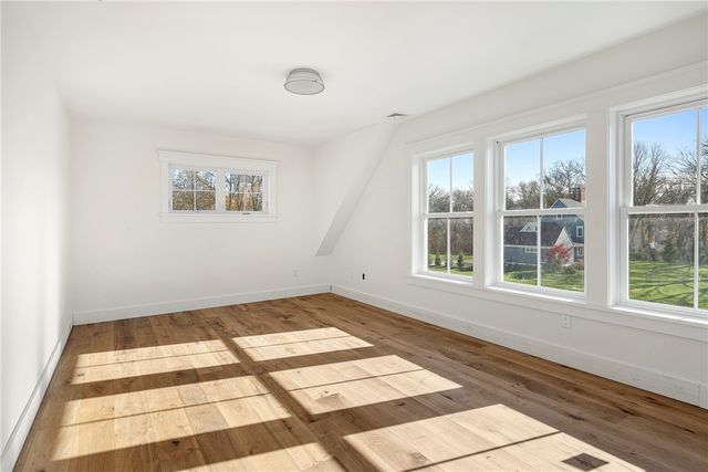 3 Knowlton Court, Bristol, RI 02809