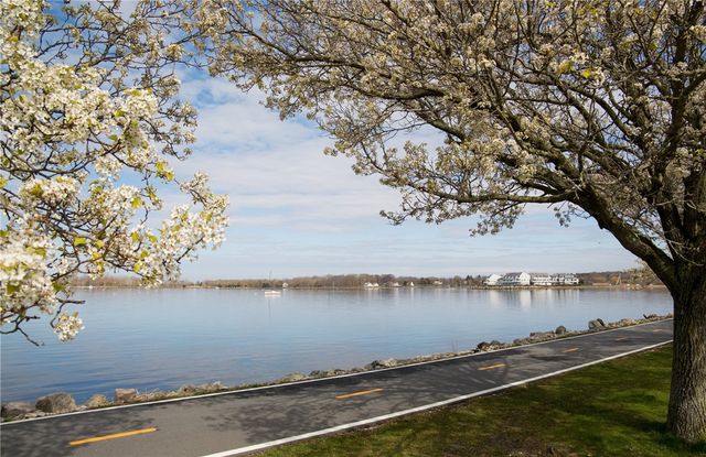 3 Knowlton Court, Bristol, RI 02809