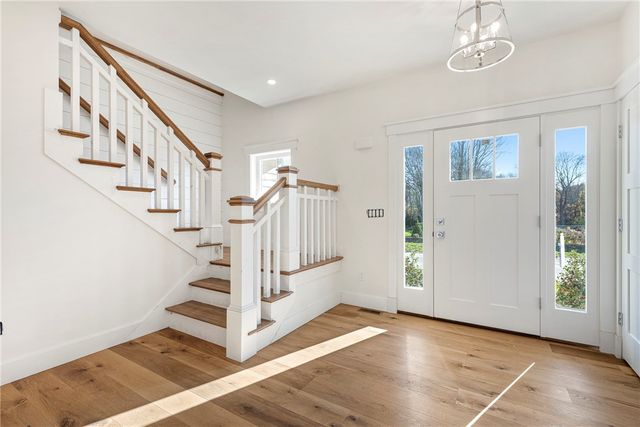 3 Knowlton Court, Bristol, RI 02809