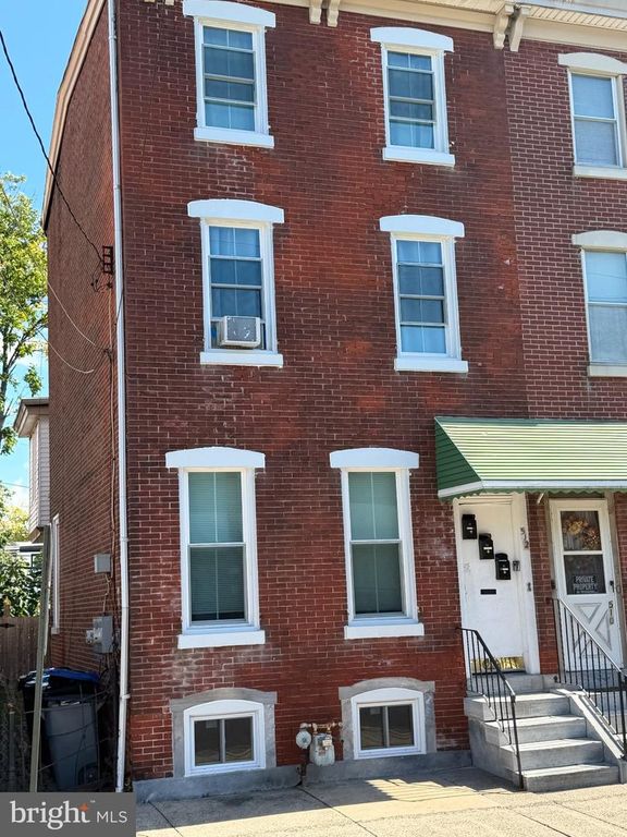 512 CHAIN ST, NORRISTOWN, PA 19401 — exterior