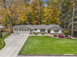 990 Sycamore Drive, Holland, MI 49424