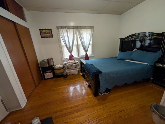 920 AUGUSTA Avenue, Elgin, IL 60120