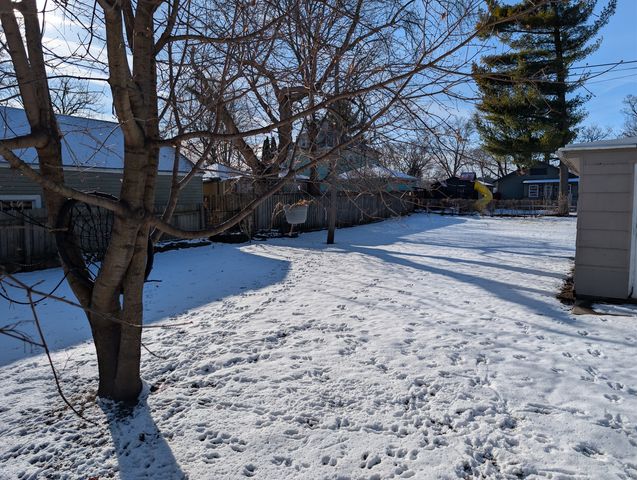 920 AUGUSTA Avenue, Elgin, IL 60120