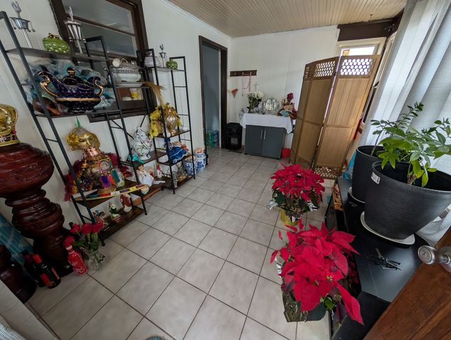 920 AUGUSTA Avenue, Elgin, IL 60120